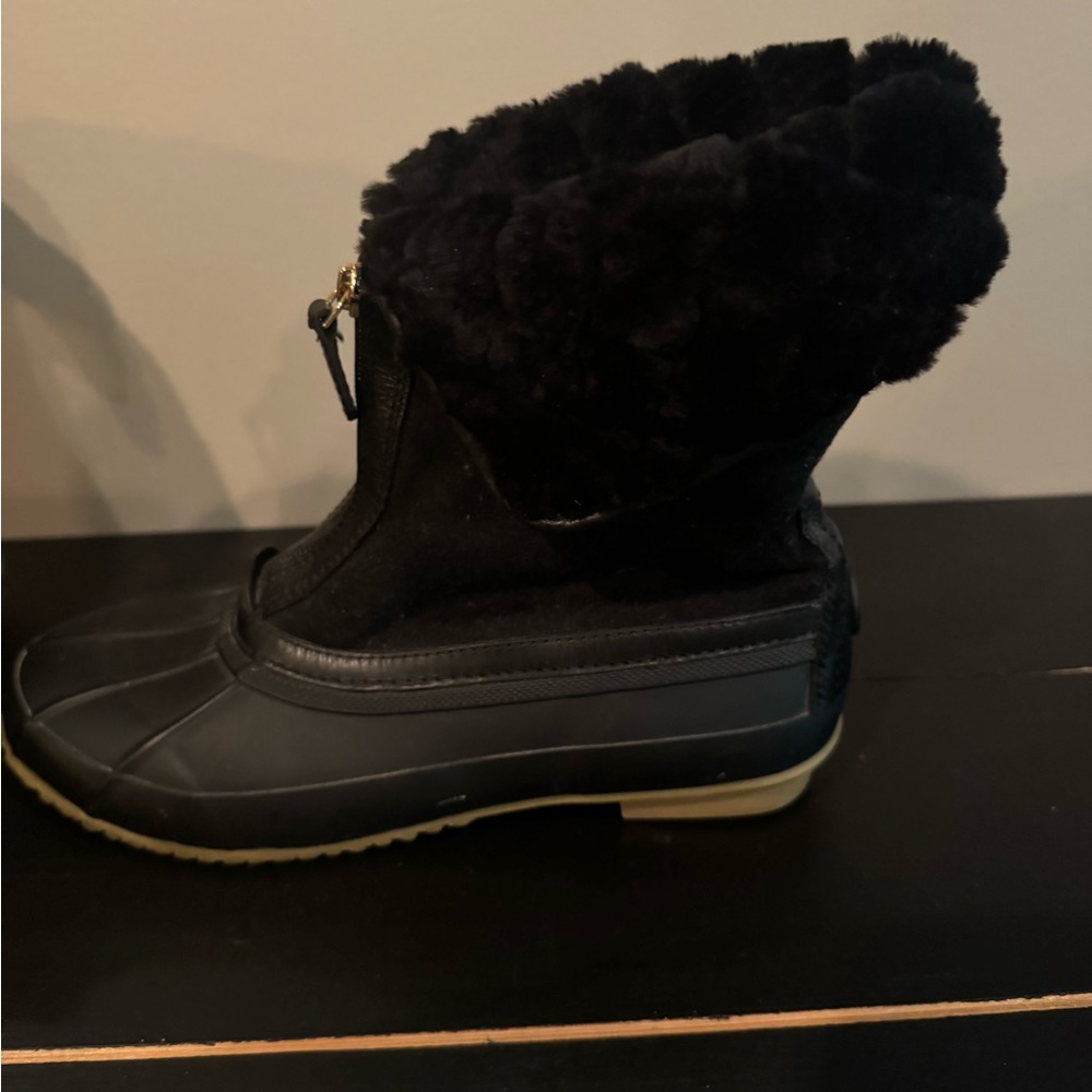 💥Authentic Tory Burch Black Snow Boots w/ Fur & Rubber soles. Size 9
